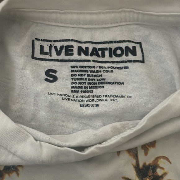 🎸EAGLES “Hotel California “VINTAGE STYLE graphic T by LIVE NATION 🎸 - Picture 2 of 2